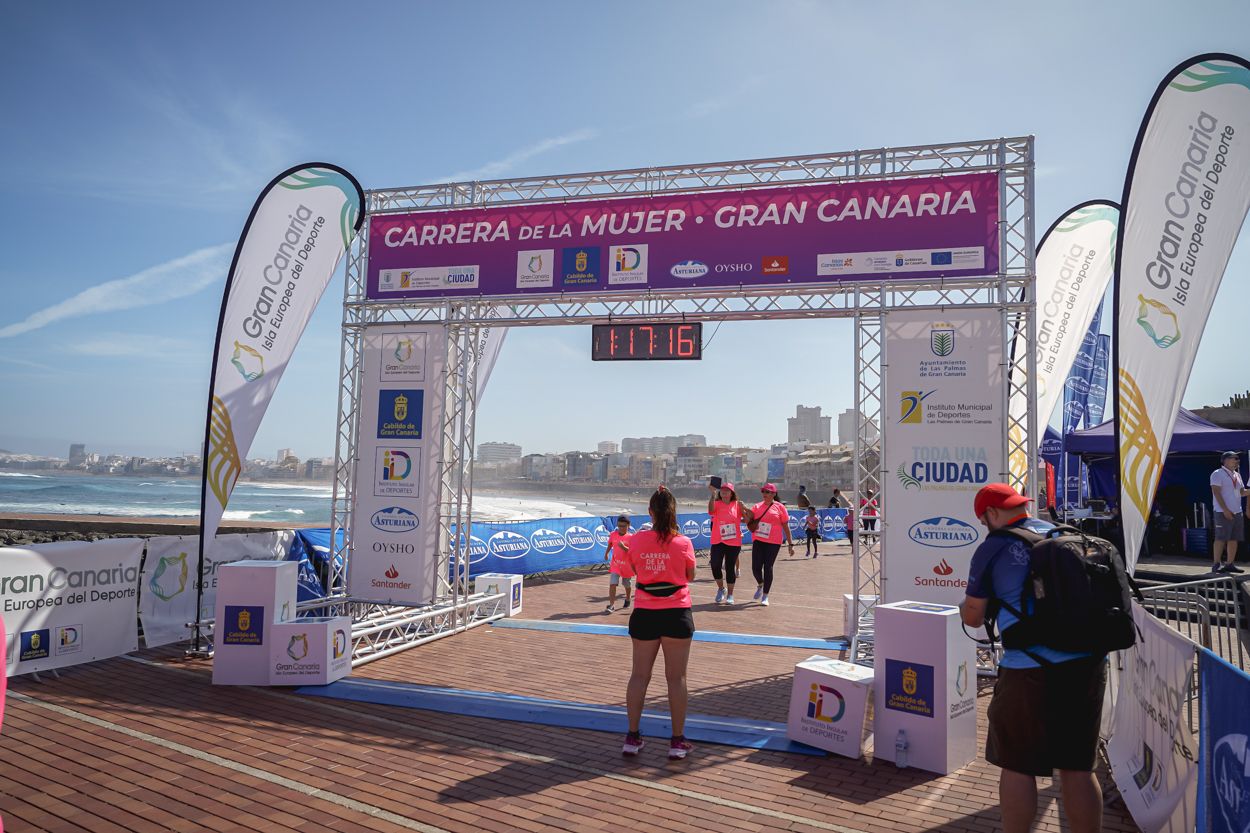 Las fotos de meta de la Carrera de la Mujer de Gran Canaria 12 16 27 15701 O