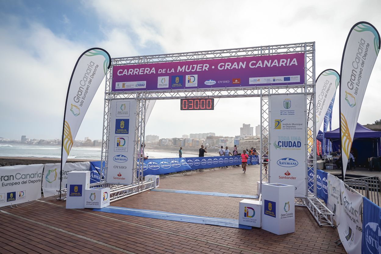 Las fotos de meta de la Carrera de la Mujer de Gran Canaria11 29 11 15701 O