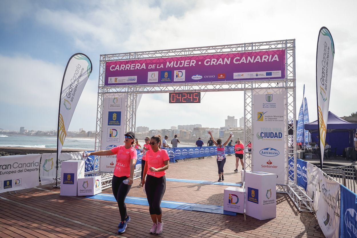 Las fotos de meta de la Carrera de la Mujer de Gran Canaria 11 41 56 15701 O