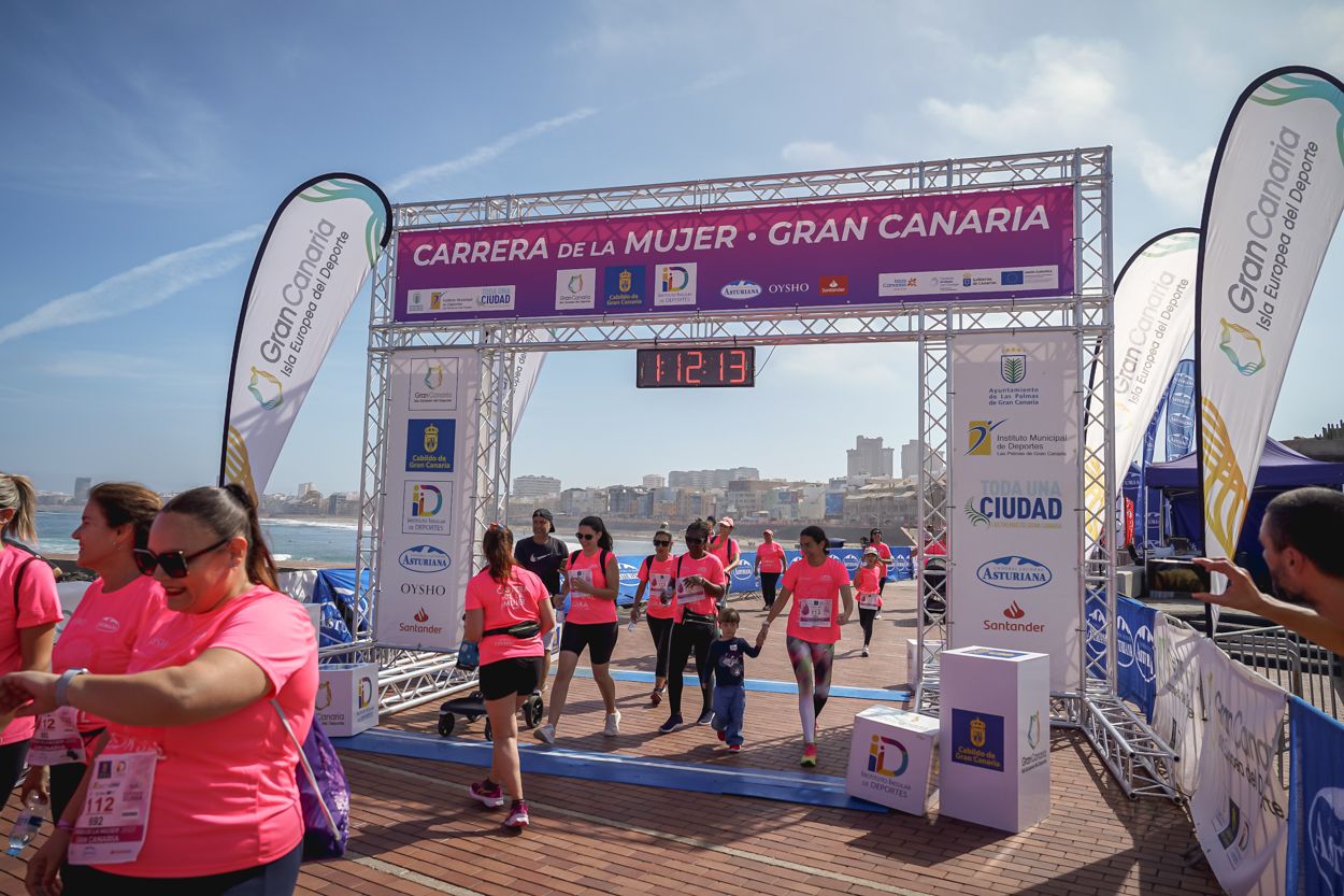 Las fotos de meta de la Carrera de la Mujer de Gran Canaria 12 11 24 15701 O