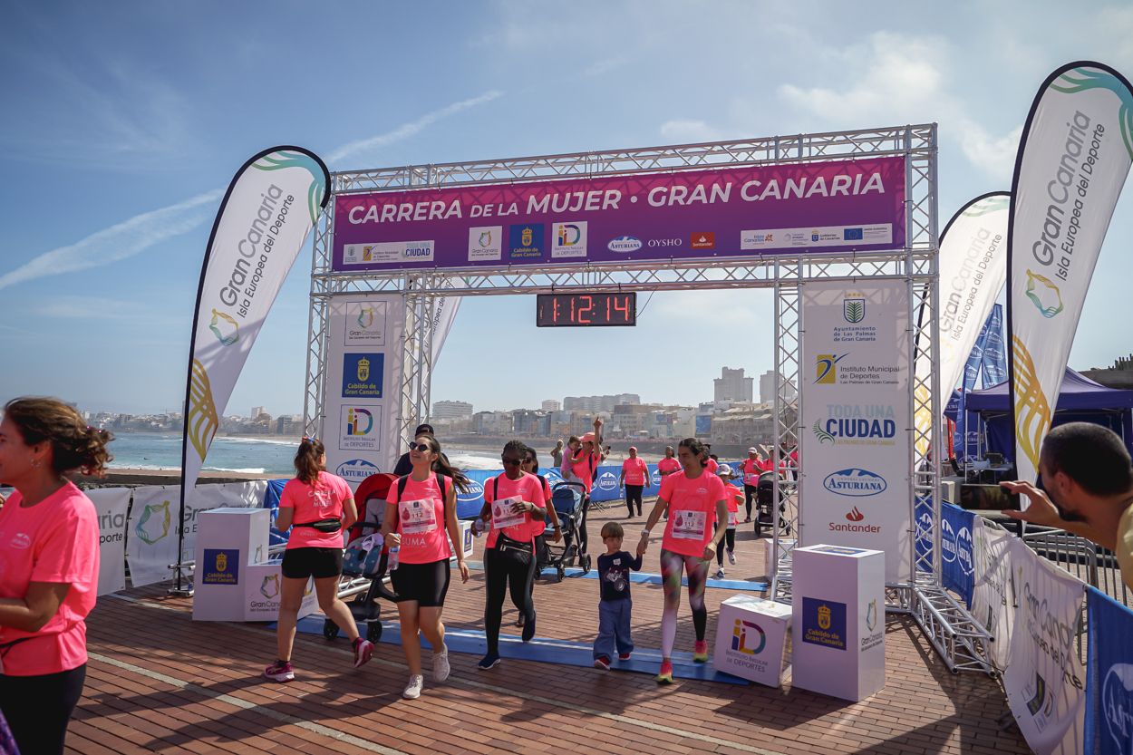 Las fotos de meta de la Carrera de la Mujer de Gran Canaria 12 11 25 15701 O