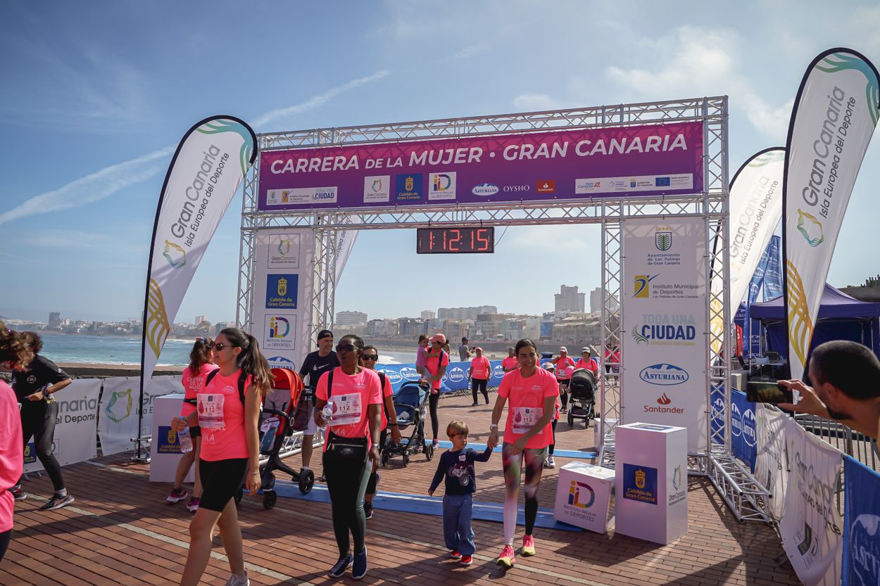 Las fotos de meta de la Carrera de la Mujer de Gran Canaria 12 11 26 15701 O