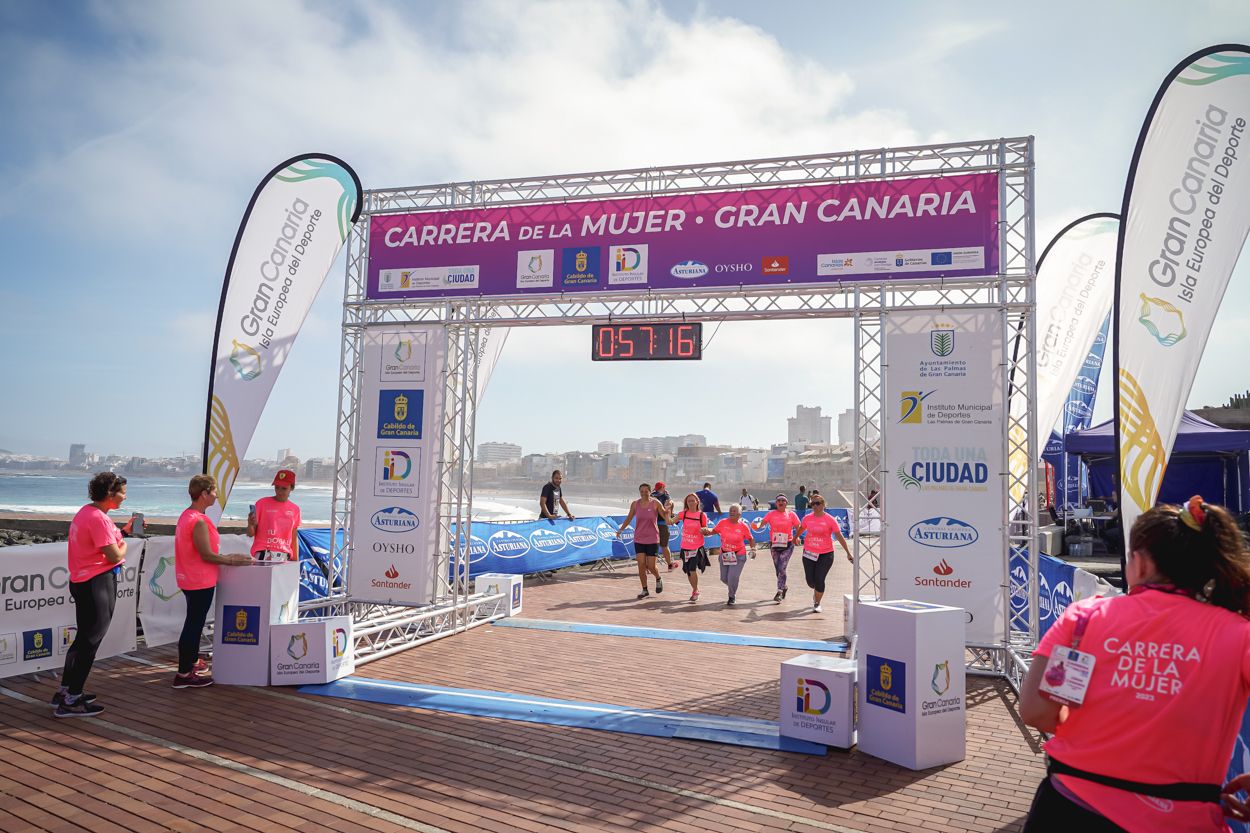 Las fotos de meta de la Carrera de la Mujer de Gran Canaria 11 56 27 15701 O