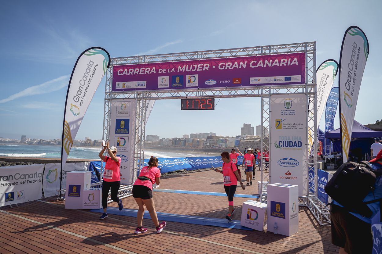 Las fotos de meta de la Carrera de la Mujer de Gran Canaria 12 16 36 15701 O
