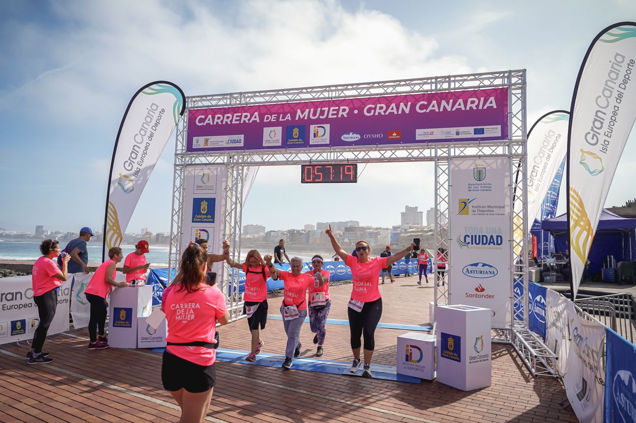 Las fotos de meta de la Carrera de la Mujer de Gran Canaria 11 56 30 15701 O