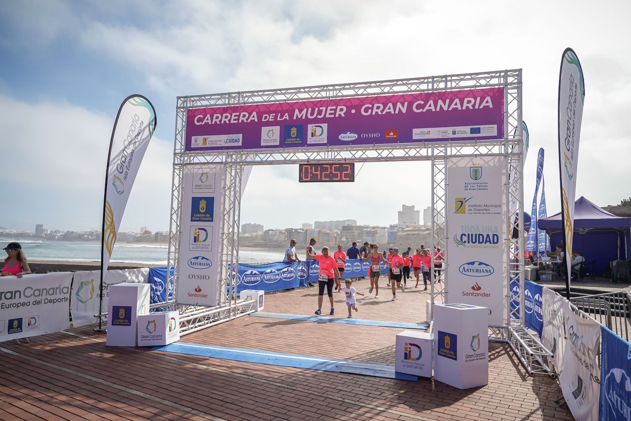 Las fotos de meta de la Carrera de la Mujer de Gran Canaria 11 42 03 15701 O