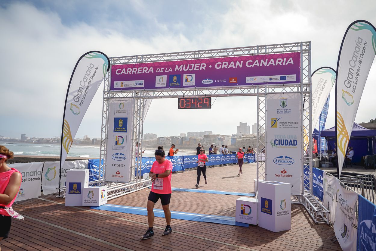 Las fotos de meta de la Carrera de la Mujer de Gran Canaria 11 33 40 15701 O