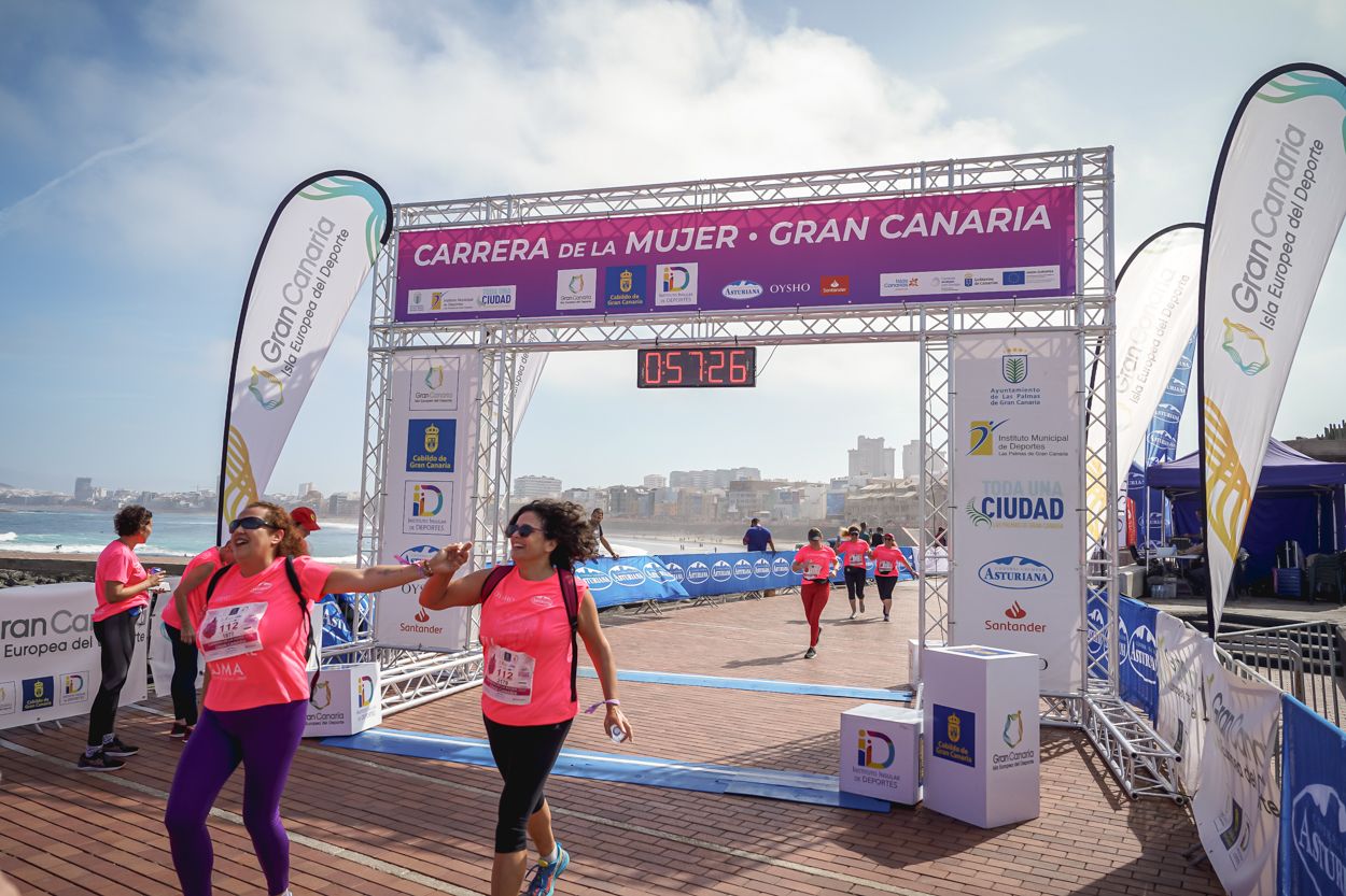 Las fotos de meta de la Carrera de la Mujer de Gran Canaria 11 56 37 15701 O