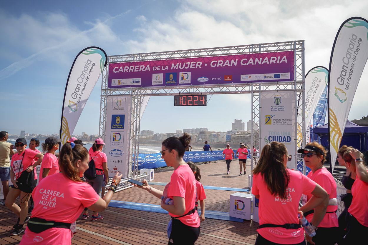 Las fotos de meta de la Carrera de la Mujer de Gran Canaria 12 01 35 15701 O