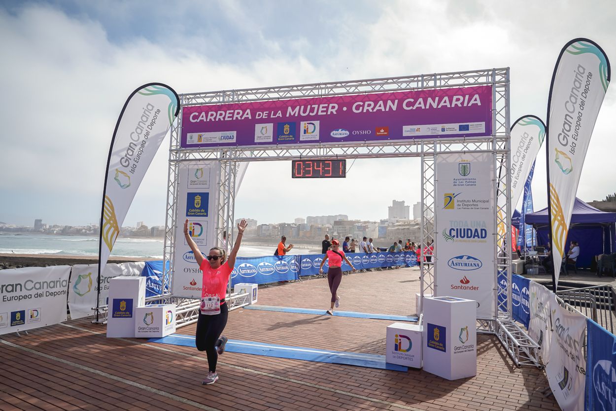 Las fotos de meta de la Carrera de la Mujer de Gran Canaria 11 33 42 15701 O