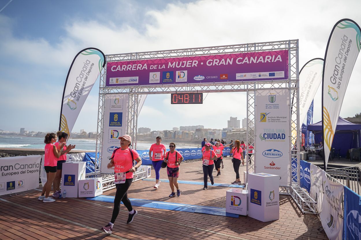 Las fotos de meta de la Carrera de la Mujer de Gran Canaria 11 47 22 15701 O