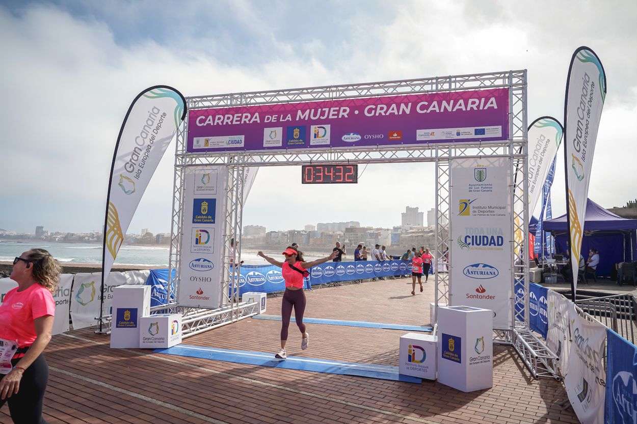 Las fotos de meta de la Carrera de la Mujer de Gran Canaria 11 33 43 15701 O
