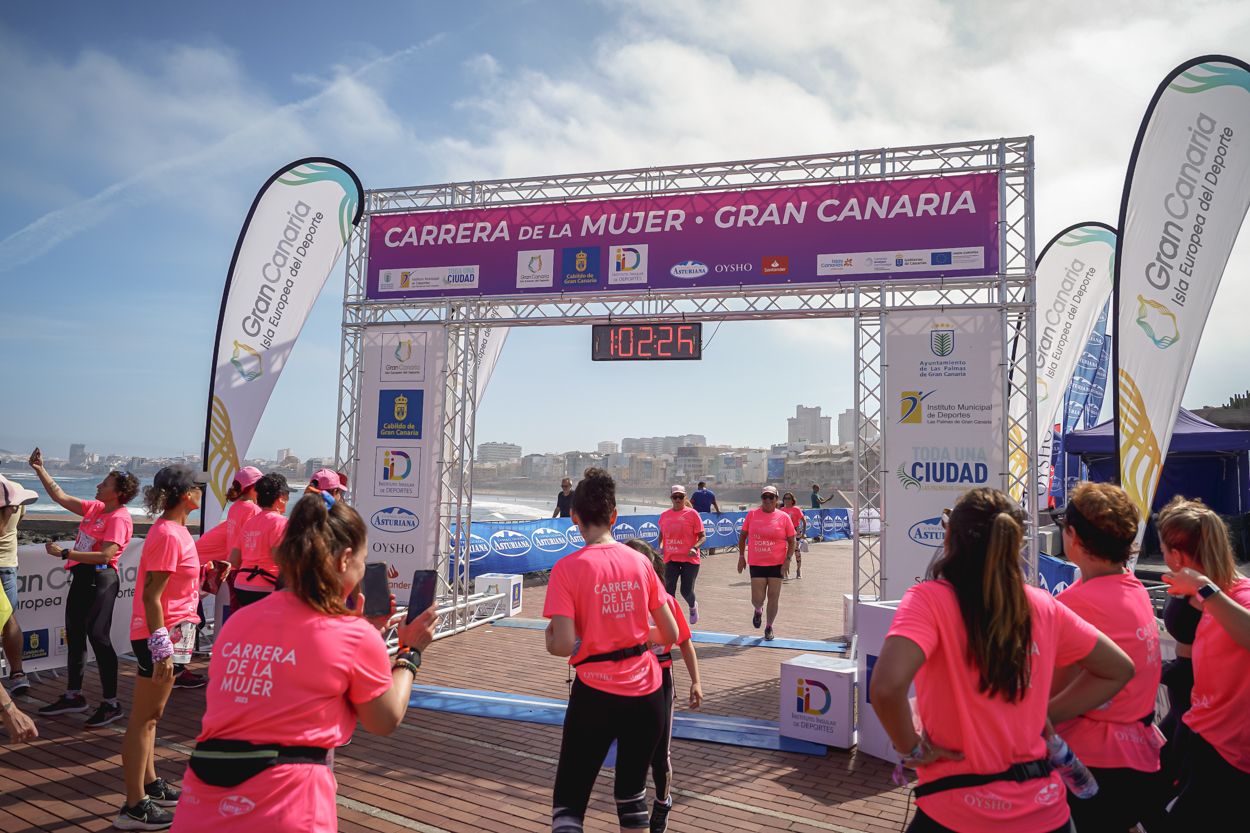 Las fotos de meta de la Carrera de la Mujer de Gran Canaria 12 01 37 15701 O