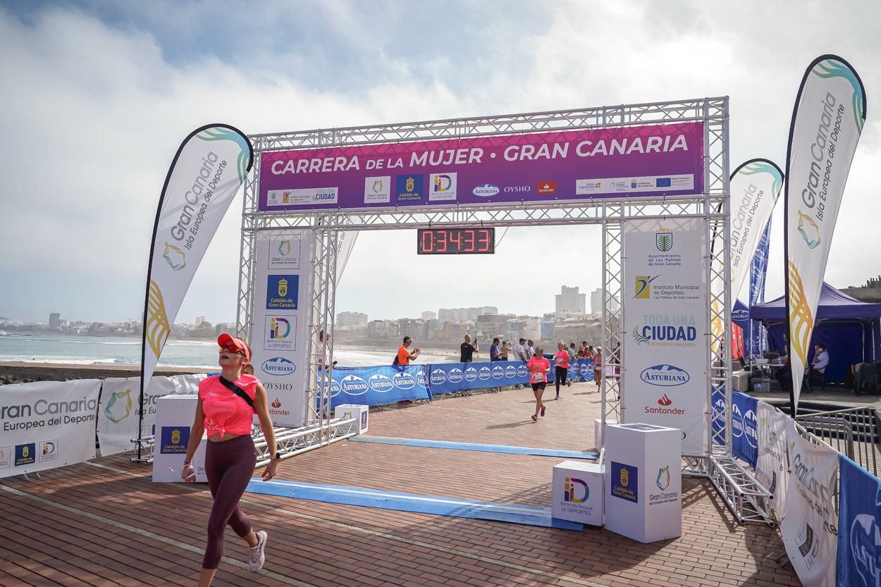 Las fotos de meta de la Carrera de la Mujer de Gran Canaria 11 33 44 15701 O