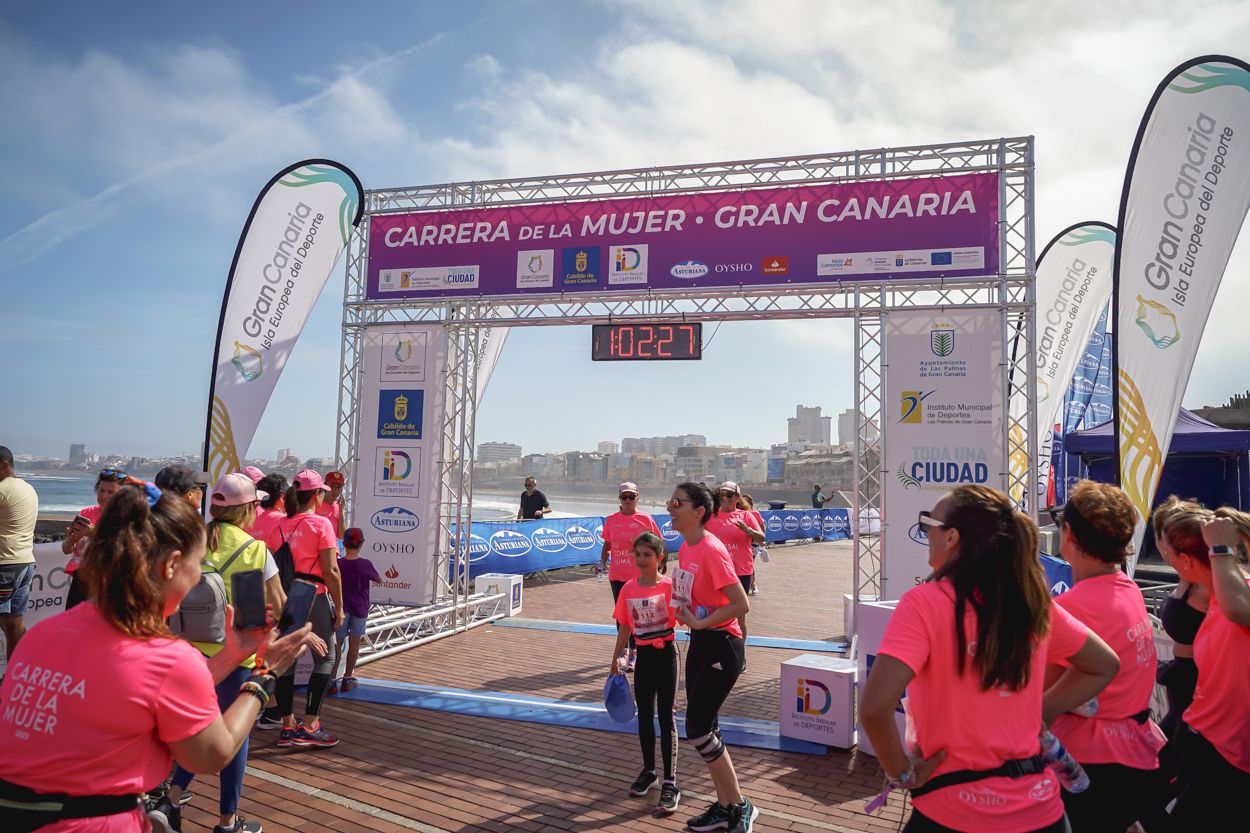 Las fotos de meta de la Carrera de la Mujer de Gran Canaria 12 01 38 15701 O