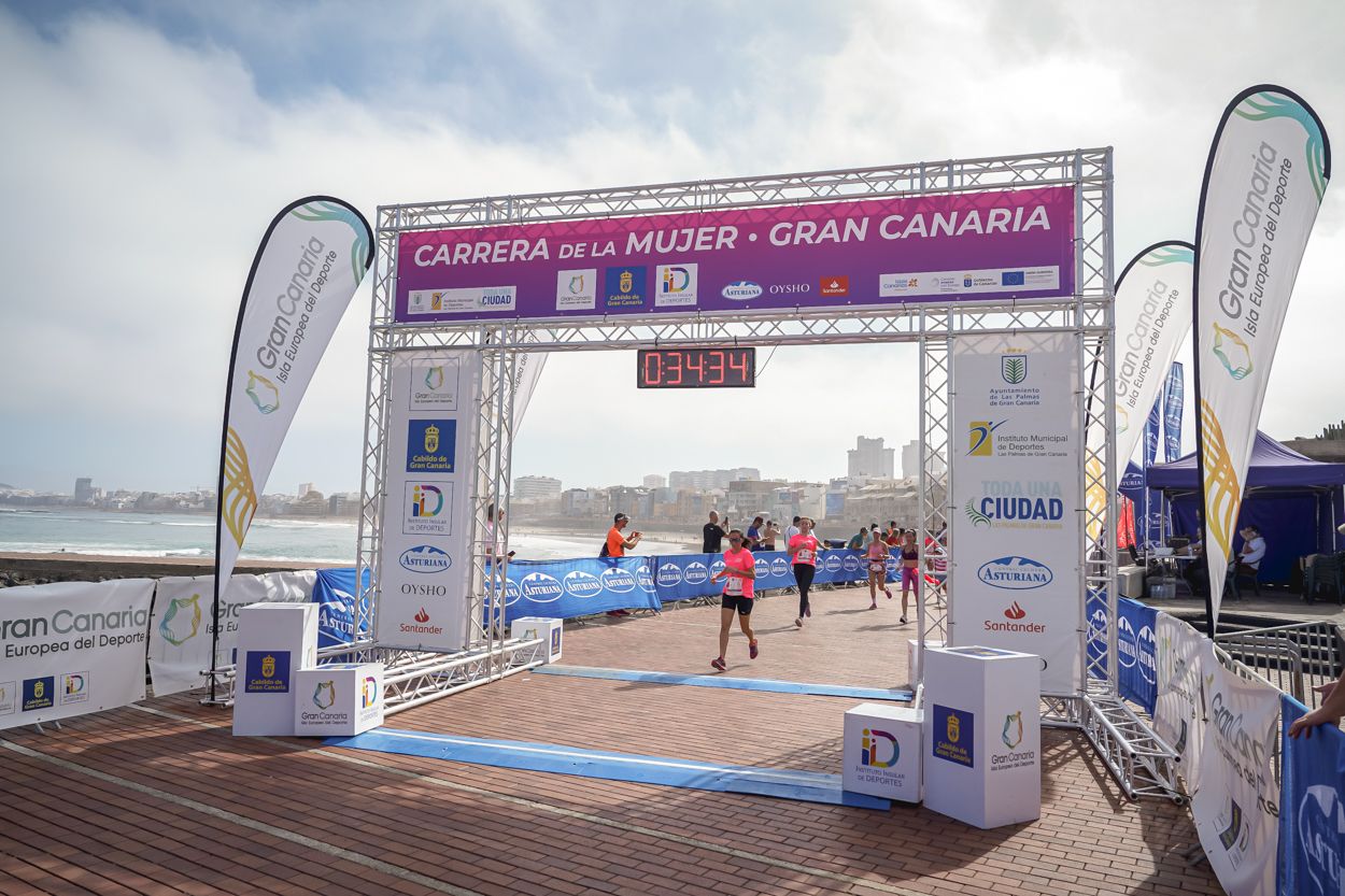 Las fotos de meta de la Carrera de la Mujer de Gran Canaria 11 33 45 15701 O