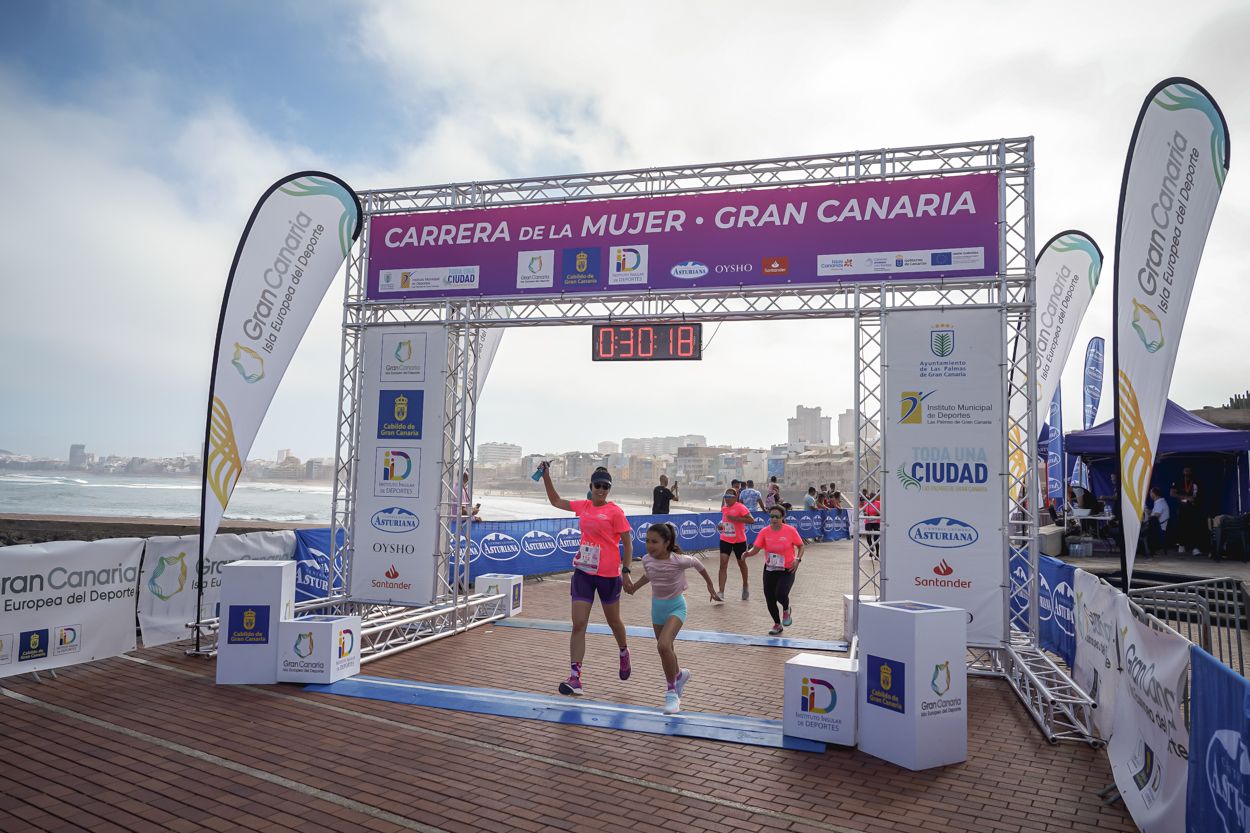 Las fotos de meta de la Carrera de la Mujer de Gran Canaria11 29 29 15701 O