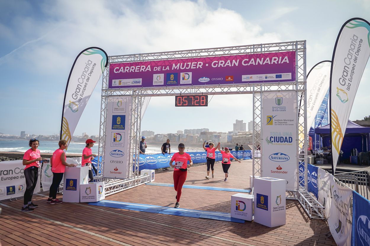 Las fotos de meta de la Carrera de la Mujer de Gran Canaria 11 56 39 15701 O