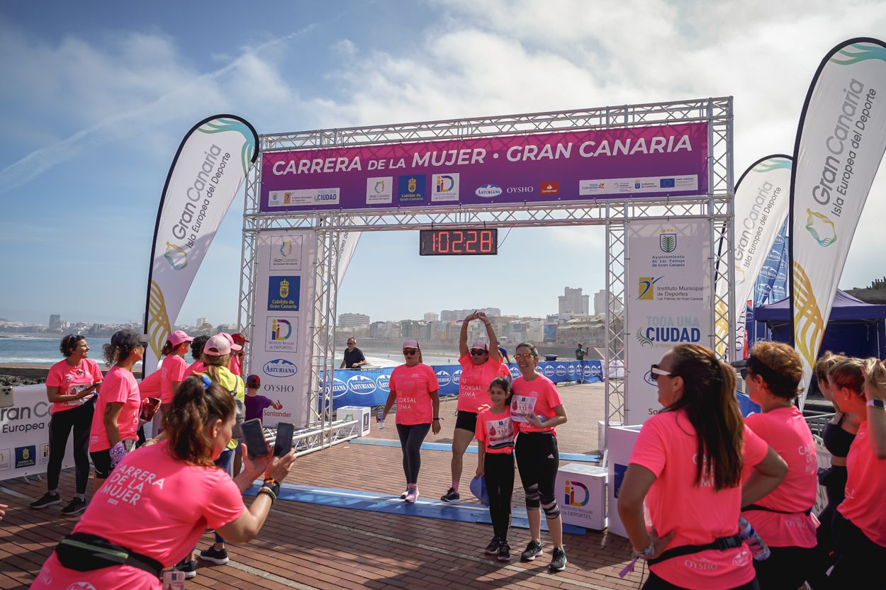 Las fotos de meta de la Carrera de la Mujer de Gran Canaria 12 01 39 15701 O
