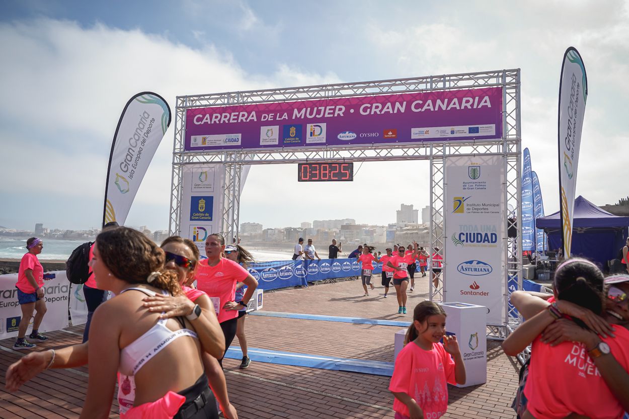 Las fotos de meta de la Carrera de la Mujer de Gran Canaria 11 37 36 15701 O