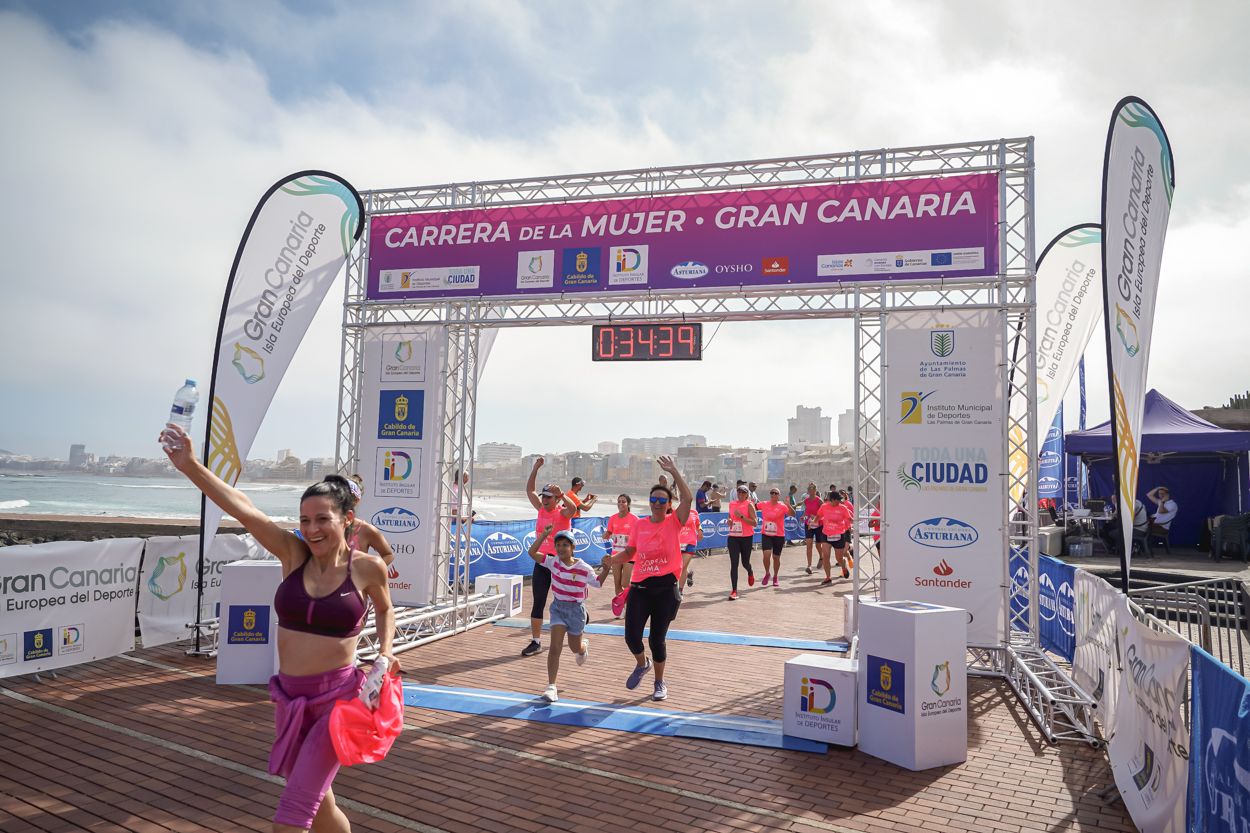 Las fotos de meta de la Carrera de la Mujer de Gran Canaria 11 33 50 15701 O