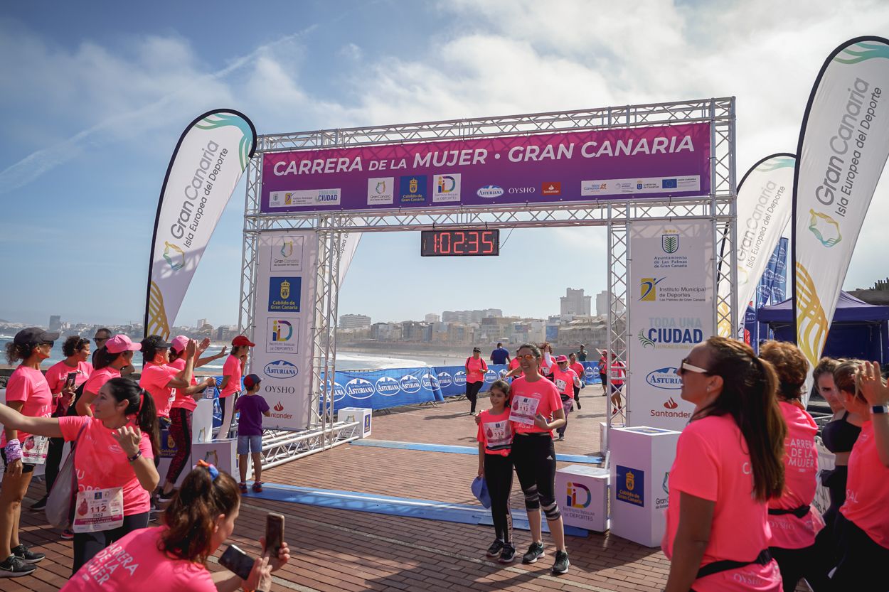 Las fotos de meta de la Carrera de la Mujer de Gran Canaria 12 01 45 15701 O