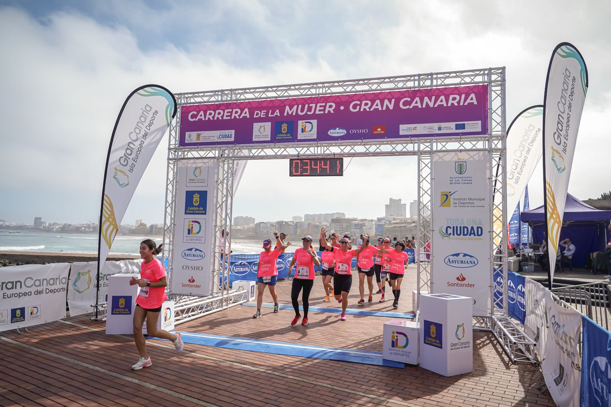 Las fotos de meta de la Carrera de la Mujer de Gran Canaria 11 33 52 15701 O