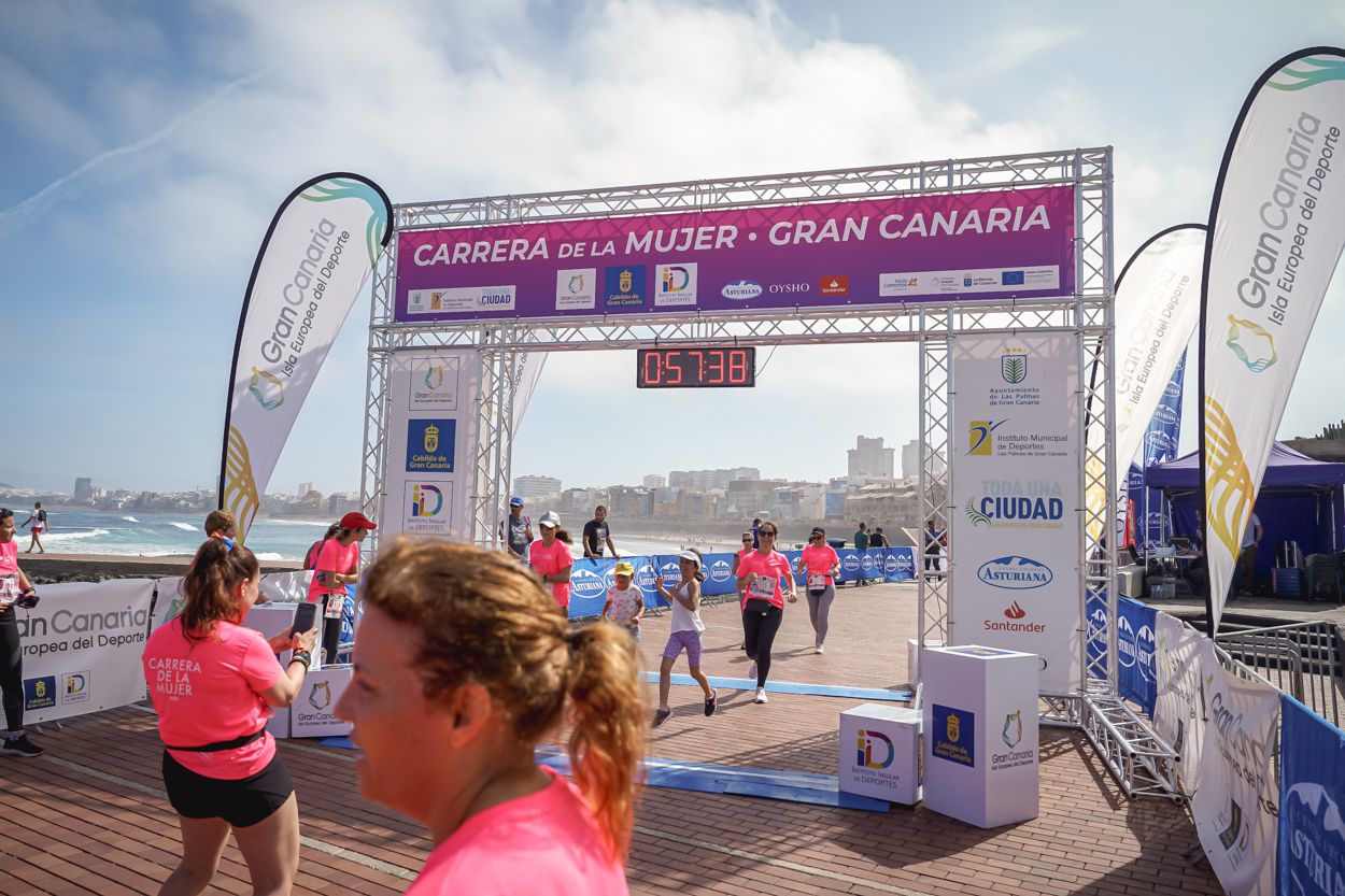 Las fotos de meta de la Carrera de la Mujer de Gran Canaria 11 56 49 15701 O