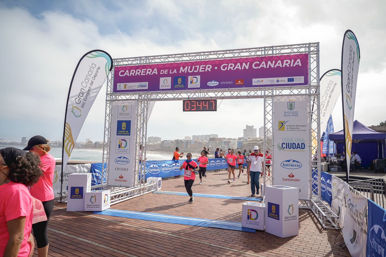 Las fotos de meta de la Carrera de la Mujer de Gran Canaria 11 33 58 15701 O