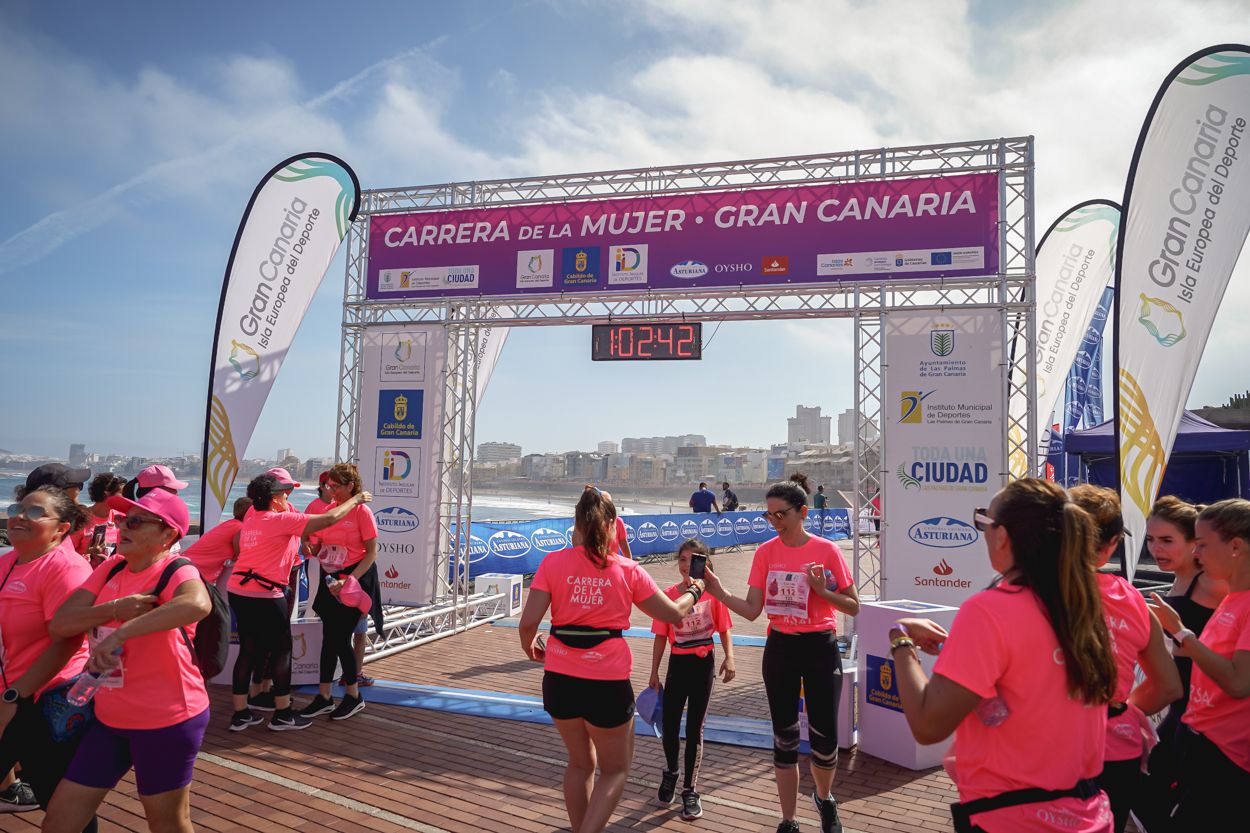 Las fotos de meta de la Carrera de la Mujer de Gran Canaria 12 01 52 15701 O
