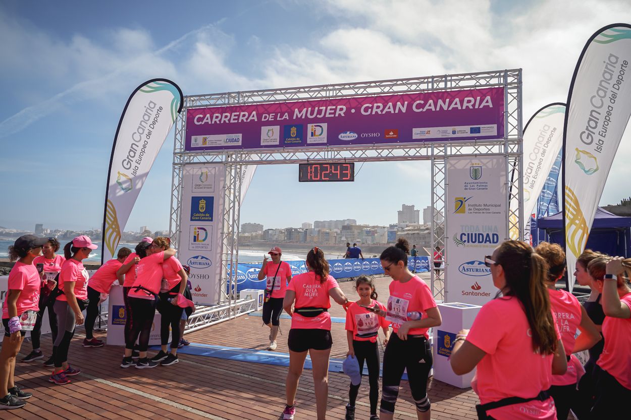 Las fotos de meta de la Carrera de la Mujer de Gran Canaria 12 01 53 15701 O