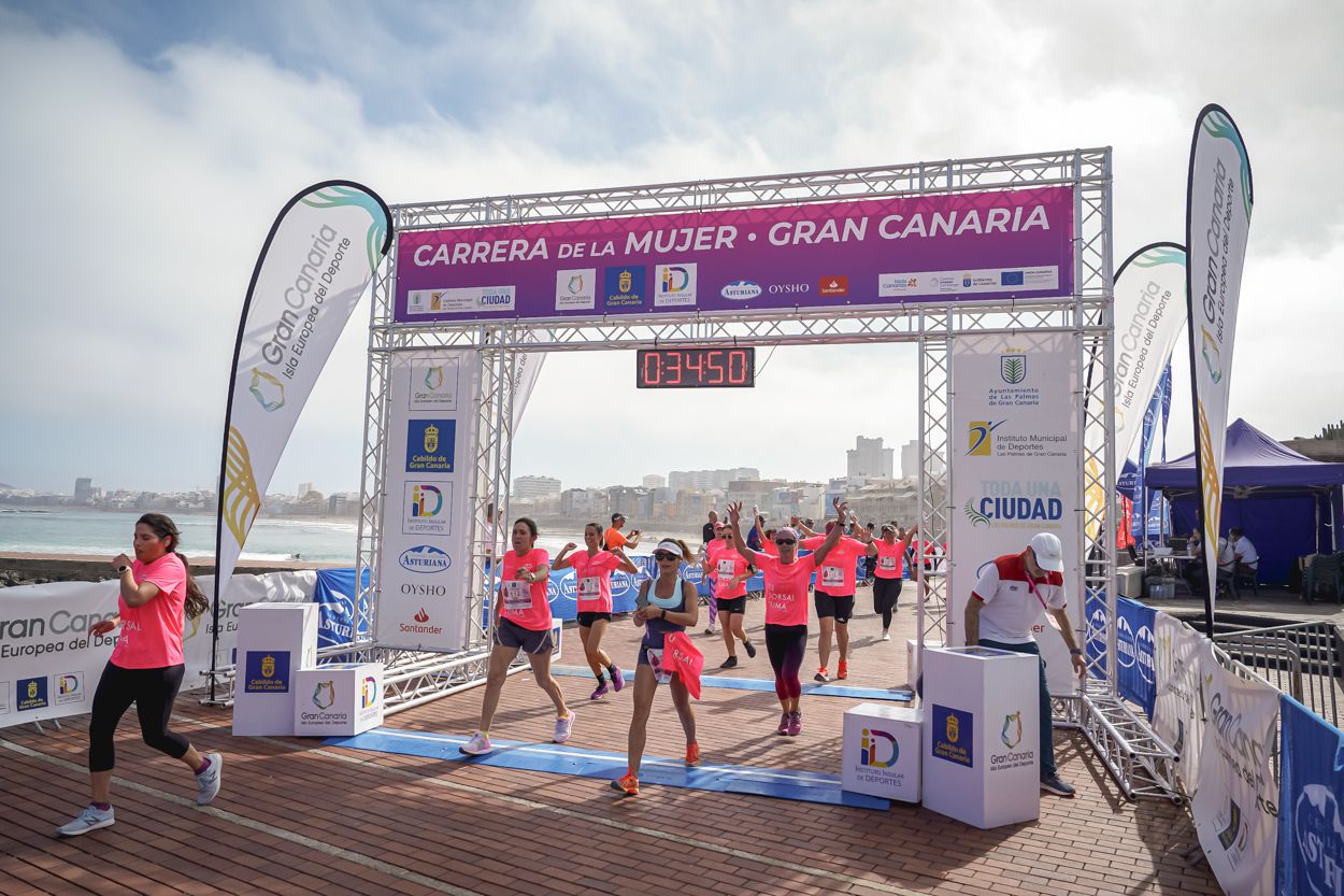 Las fotos de meta de la Carrera de la Mujer de Gran Canaria 11 34 01 15701 O