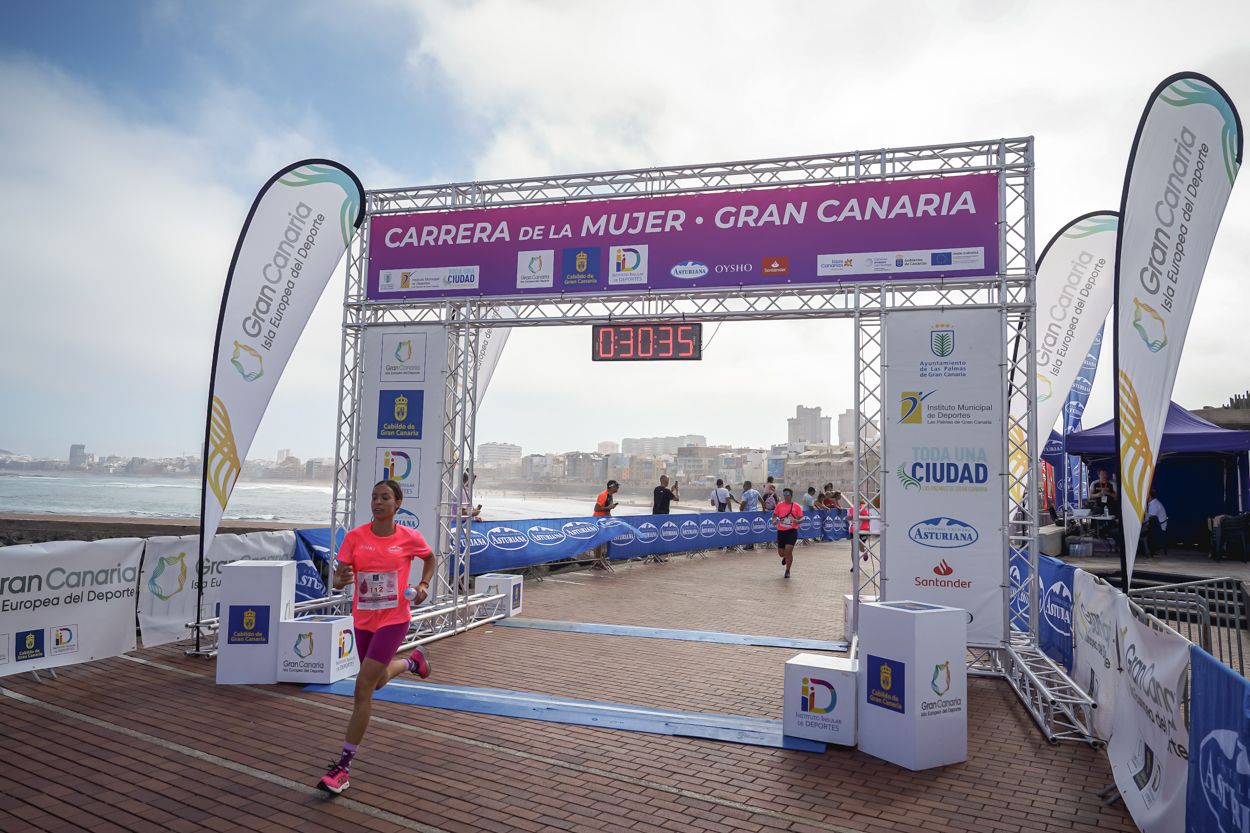 Las fotos de meta de la Carrera de la Mujer de Gran Canaria11 29 46 15701 O