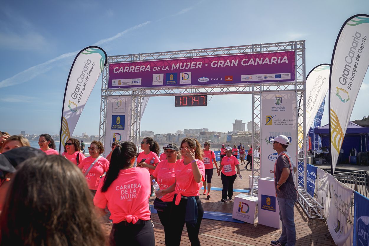 Las fotos de meta de la Carrera de la Mujer de Gran Canaria 12 06 58 15701 O