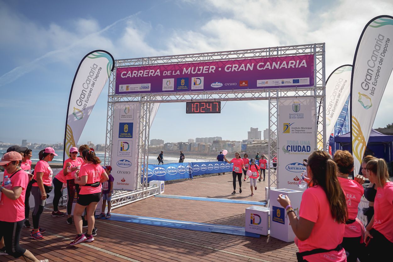 Las fotos de meta de la Carrera de la Mujer de Gran Canaria 12 01 58 15701 O