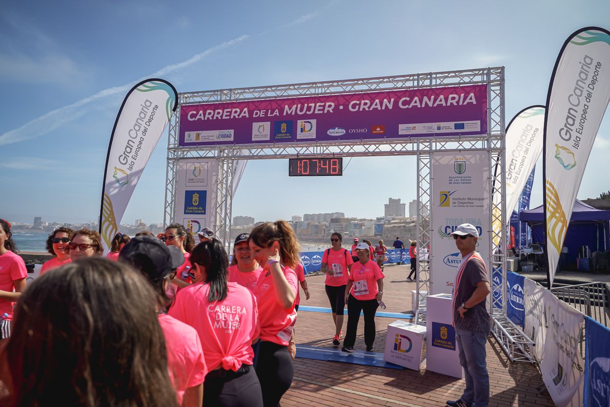 Las fotos de meta de la Carrera de la Mujer de Gran Canaria 12 06 59 15701 O