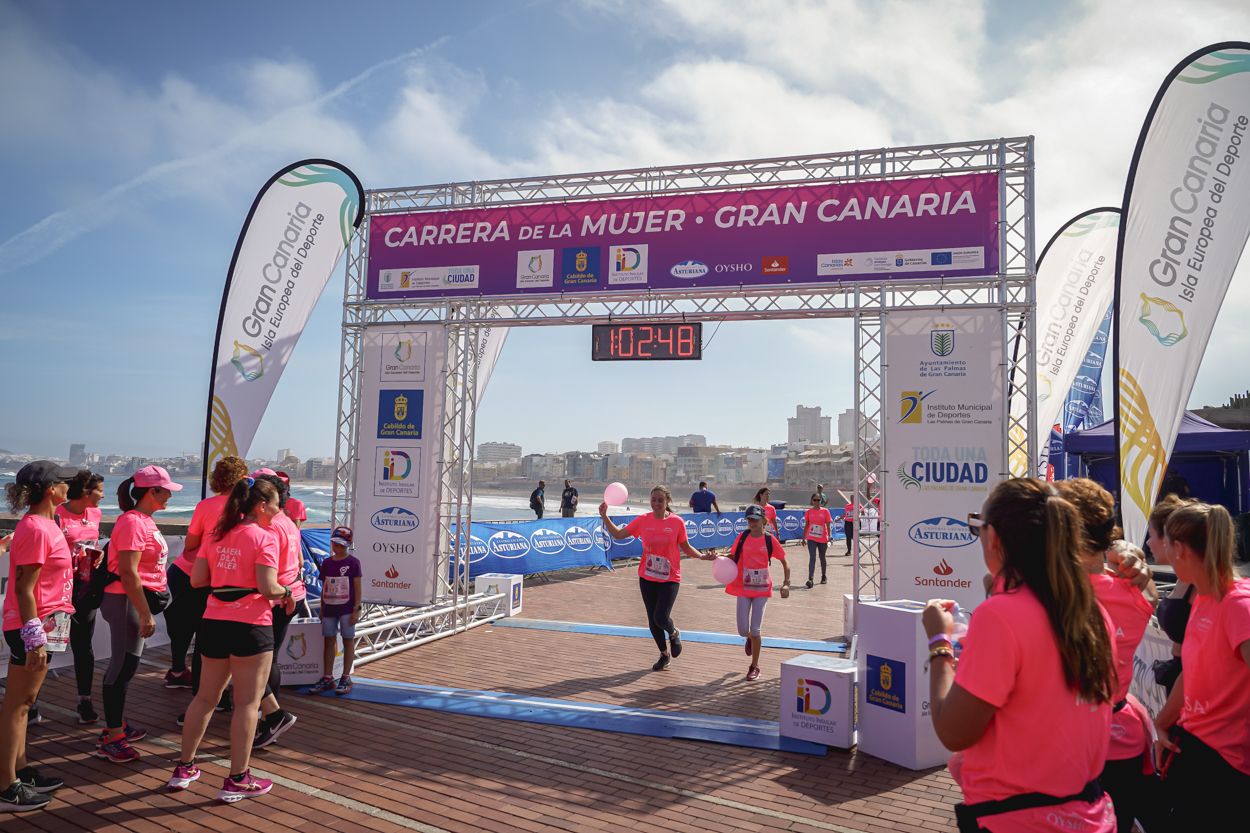 Las fotos de meta de la Carrera de la Mujer de Gran Canaria 12 01 59 15701 O