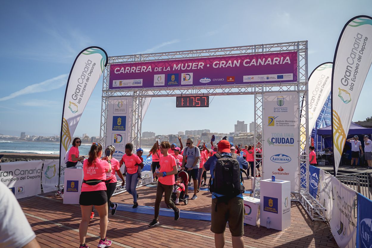 Las fotos de meta de la Carrera de la Mujer de Gran Canaria 12 17 07 15701 O
