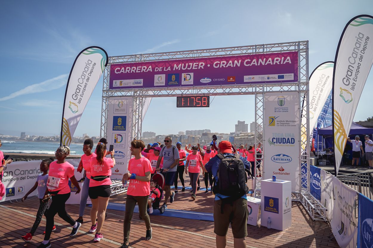 Las fotos de meta de la Carrera de la Mujer de Gran Canaria 12 17 08 15701 O