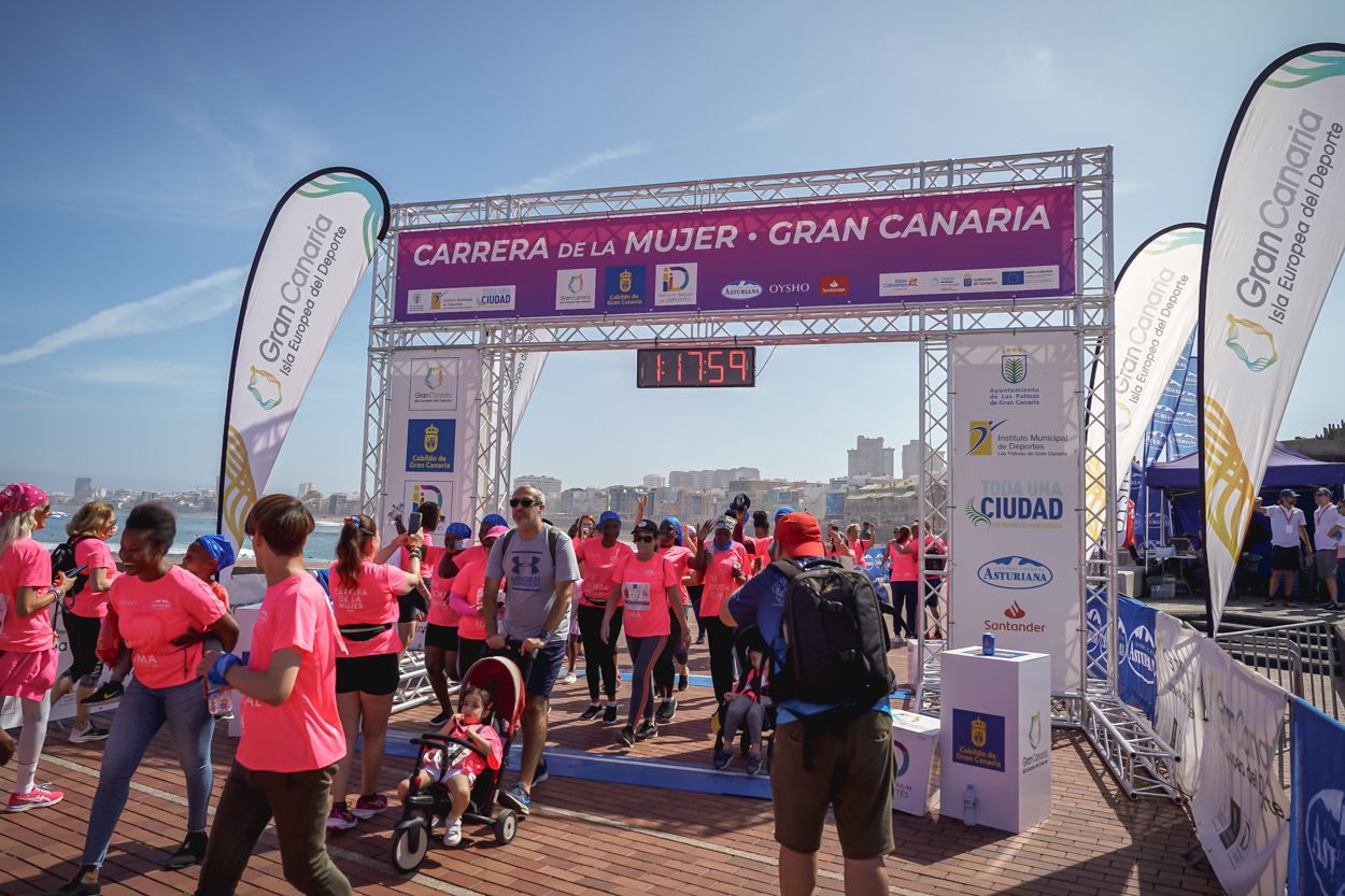 Las fotos de meta de la Carrera de la Mujer de Gran Canaria 12 17 09 15701 O