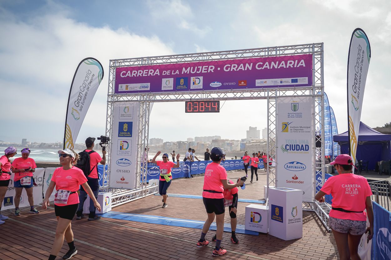 Las fotos de meta de la Carrera de la Mujer de Gran Canaria 11 37 55 15701 O