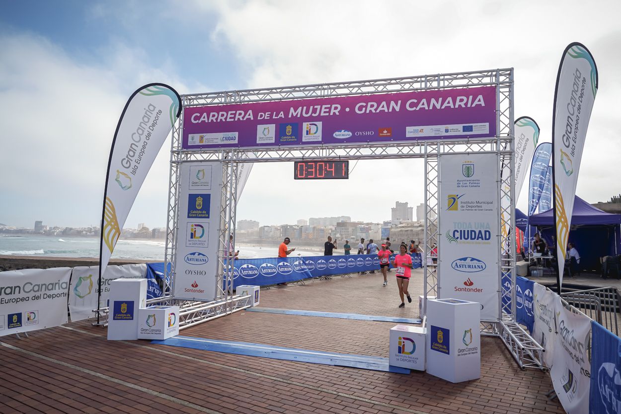 Las fotos de meta de la Carrera de la Mujer de Gran Canaria11 29 52 15701 O