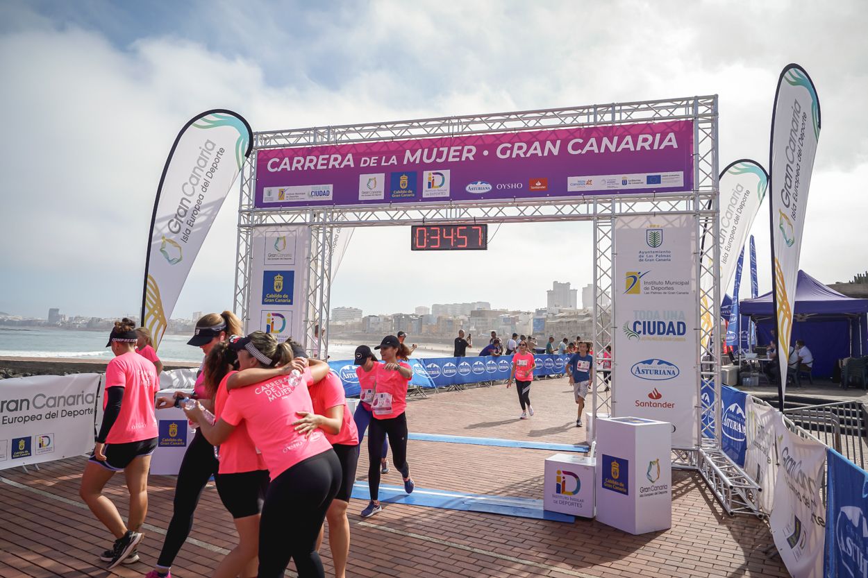 Las fotos de meta de la Carrera de la Mujer de Gran Canaria 11 34 08 15701 O
