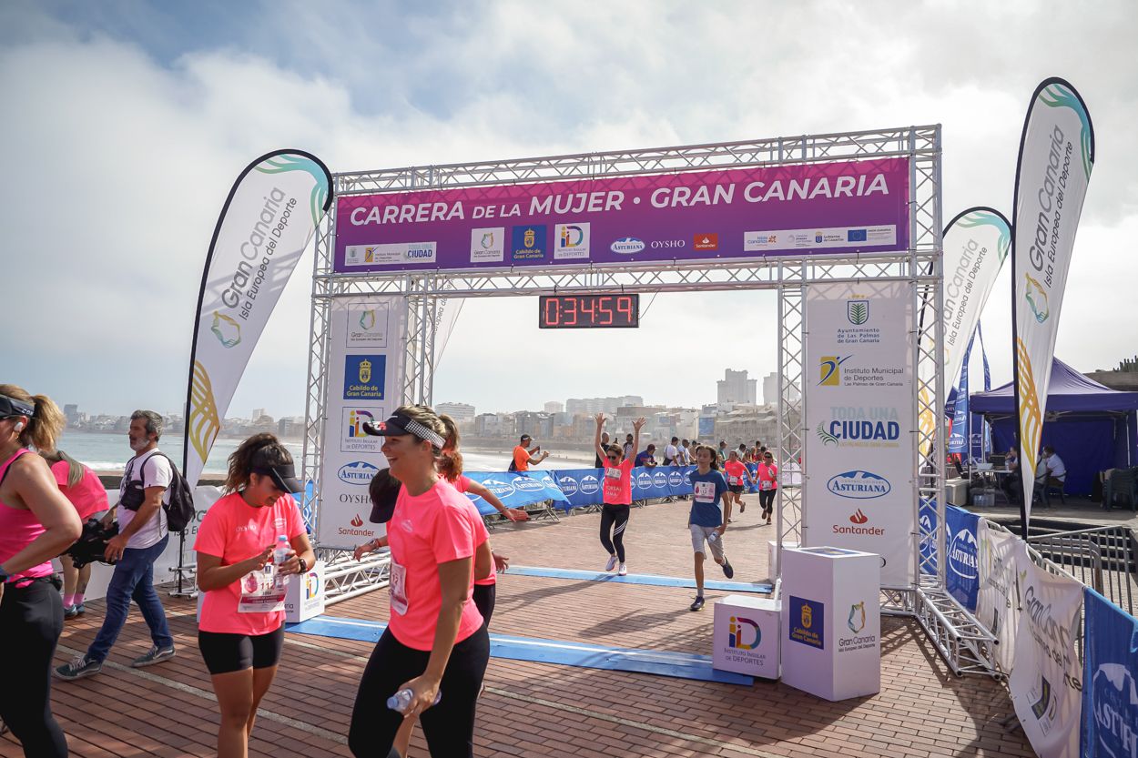 Las fotos de meta de la Carrera de la Mujer de Gran Canaria 11 34 09 15701 O