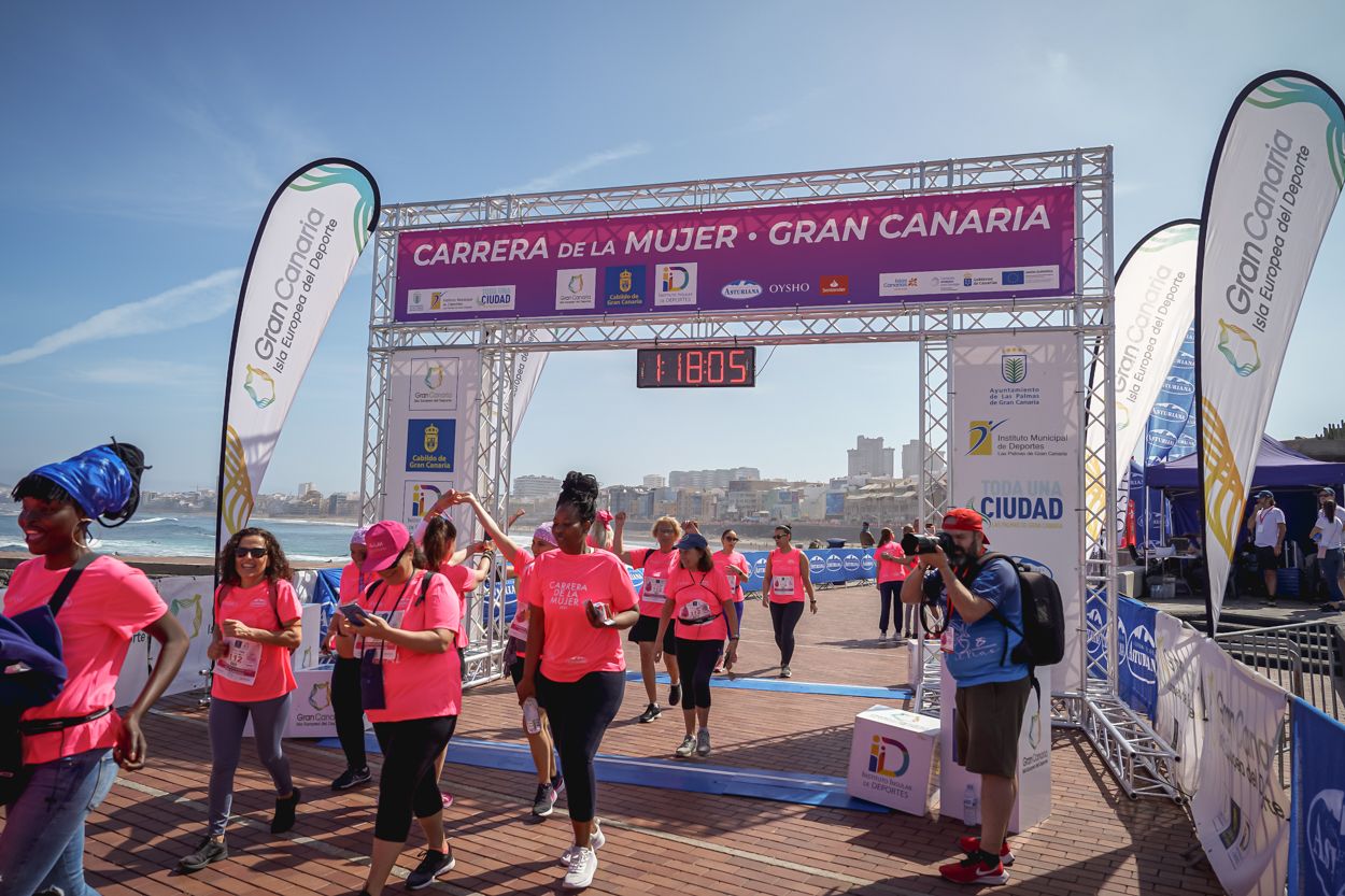 Las fotos de meta de la Carrera de la Mujer de Gran Canaria 12 17 15 15701 O