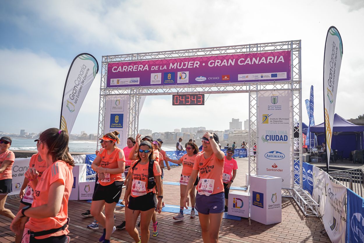 Las fotos de meta de la Carrera de la Mujer de Gran Canaria 11 42 53 15701 O