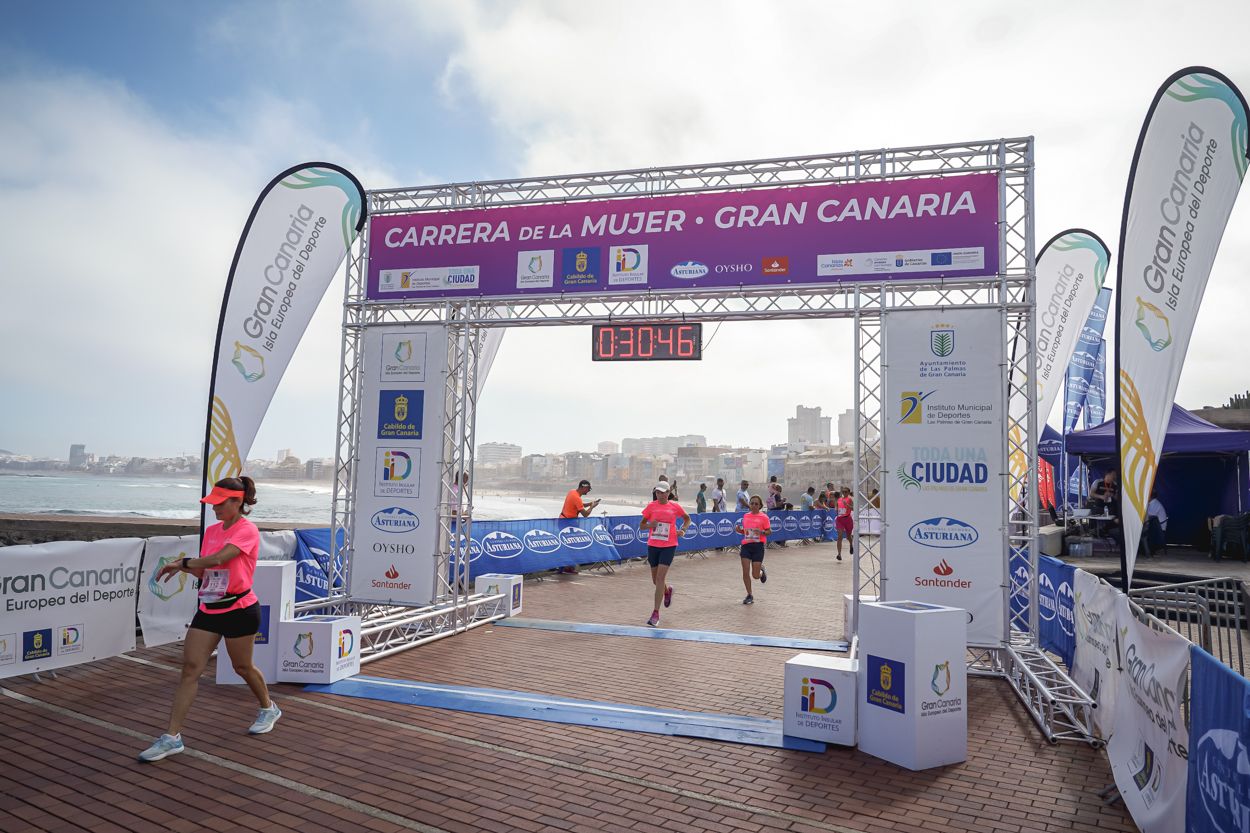 Las fotos de meta de la Carrera de la Mujer de Gran Canaria11 29 57 15701 O