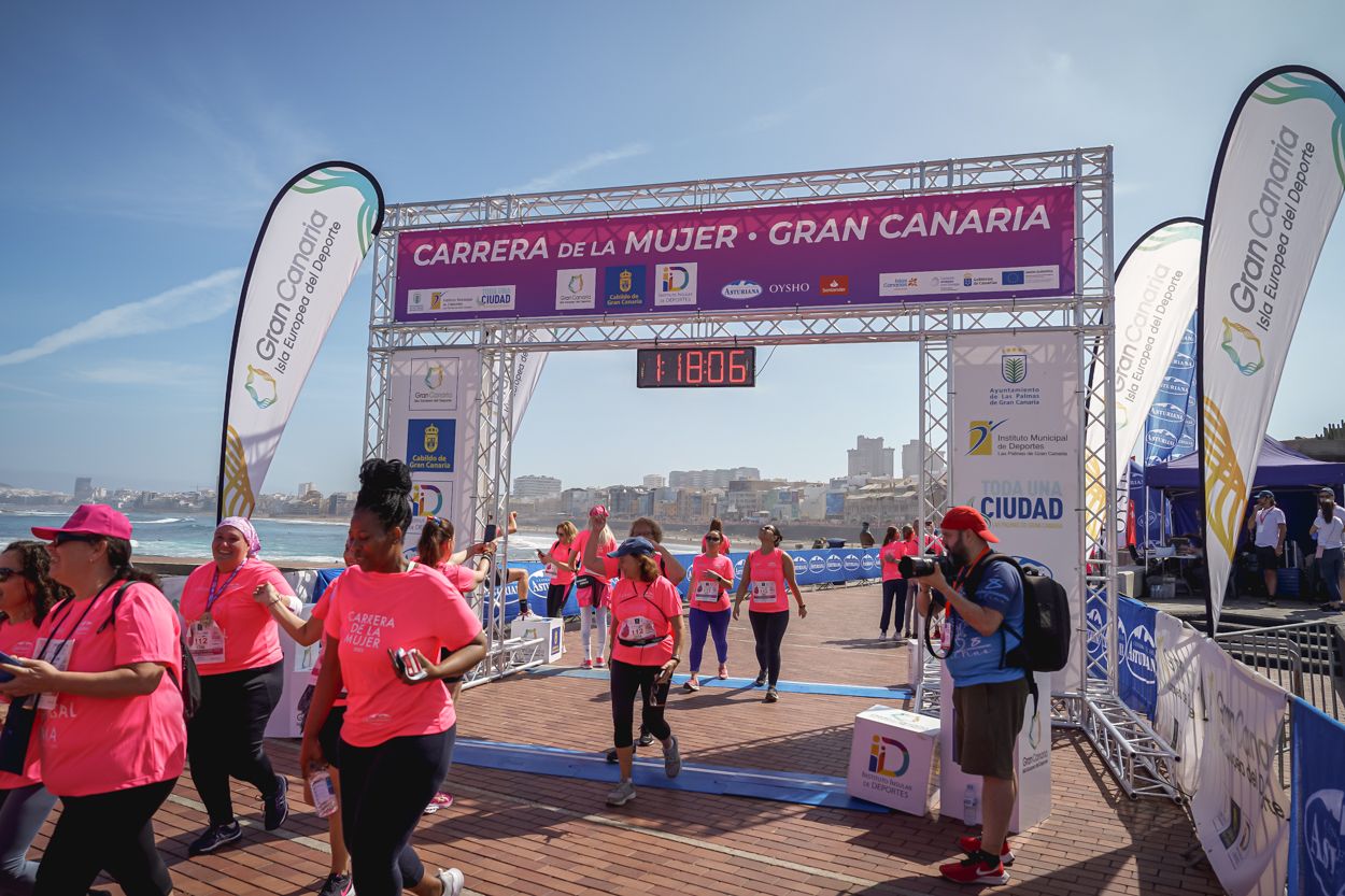 Las fotos de meta de la Carrera de la Mujer de Gran Canaria 12 17 16 15701 O