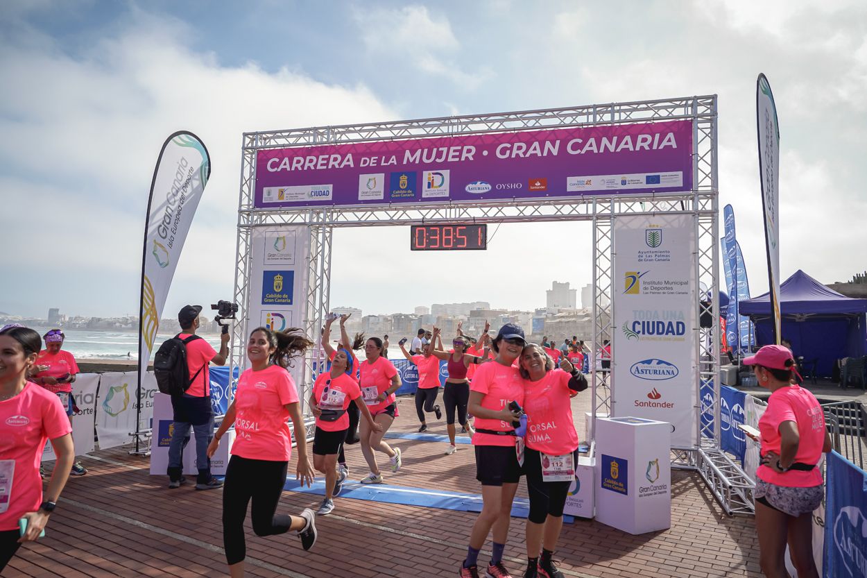 Las fotos de meta de la Carrera de la Mujer de Gran Canaria 11 38 02 15701 O