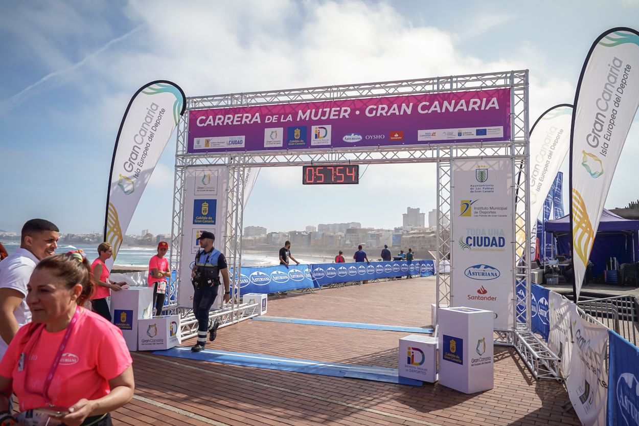 Las fotos de meta de la Carrera de la Mujer de Gran Canaria 11 57 05 15701 O
